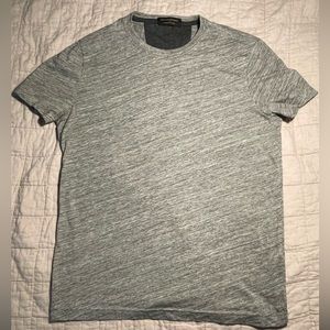 Short-sleeve tee